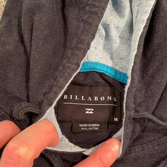 Billabong light weight hoodie - Picture 2 of 3